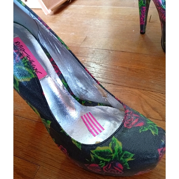BETSEY JOHNSON- Rose Print Platform Heels sz 7.5 - Picture 13 of 13